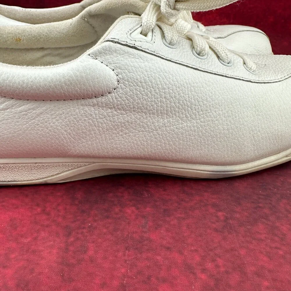 I LOVE COMFORT WOMEN'S WHITE SNEAKERS FOR WALK/NURSE LEATHER SIZE 8.5M